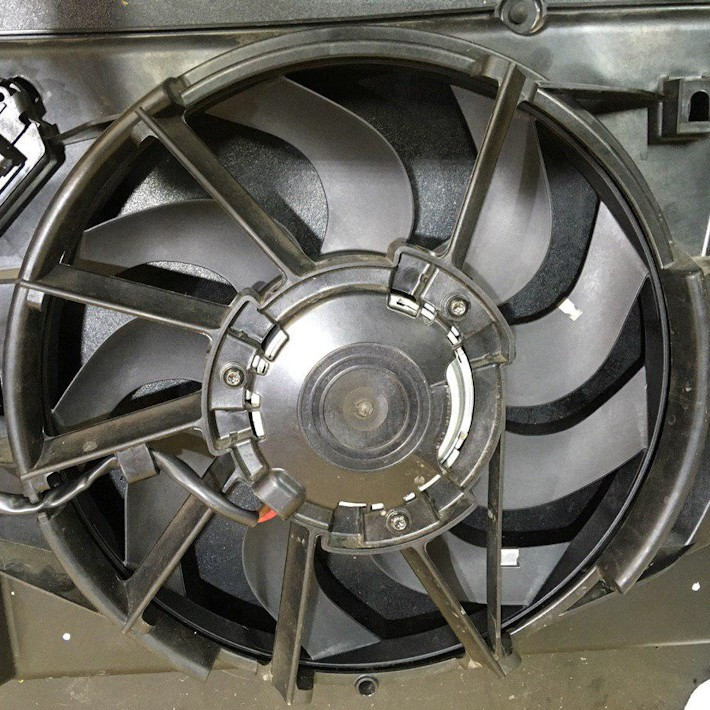 Замена вентилятора системы охлаждения в автосервисе Правый Поворот